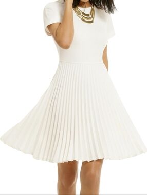 Elegant White Pleated Short-Sleeve Dress